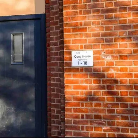 Modern 2-bed Flat In Salford マンチェスター