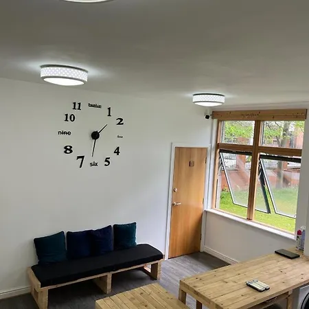 Centre 1 * Manchester