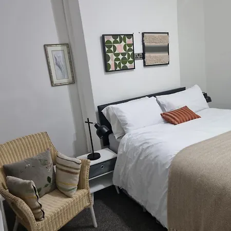 Vakantiehuis Gorgeous Stylish Cheri Victorian House In *