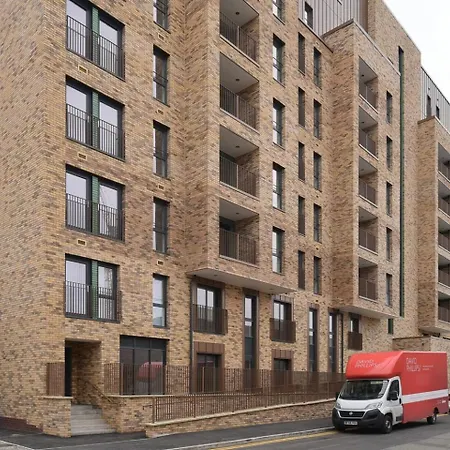 Balcony, Waterfront, En-suite, Roof Terrace, Yogo Exercise Studio, City Views Salford
