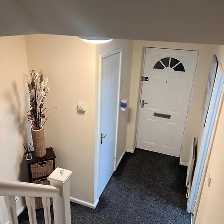Apartment New Getaway - Free Gated Parking With Fob