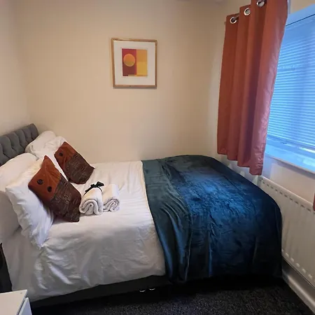 New Getaway - Free Gated Parking With Fob Apartment