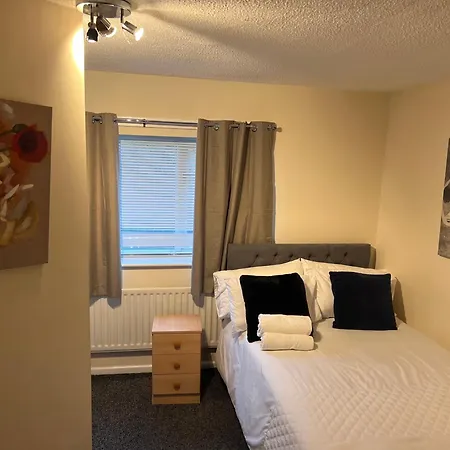 New Getaway - Free Gated Parking With Fob Apartment Manchester