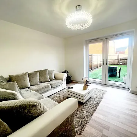 Ludlow Close Villa Manchester
