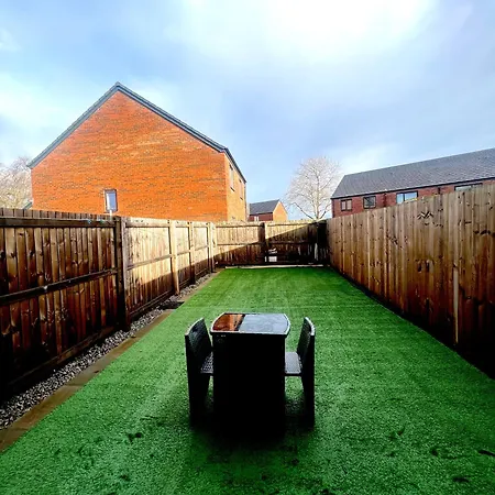 Ludlow Close Villa Manchester