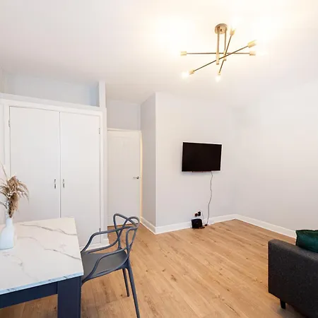 Benoit Apartment *
