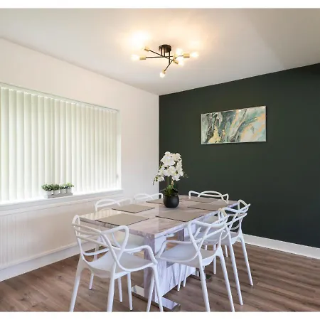 Cozy 3 Bd House, Perfect For Large Group Of 6 Apartment Manchester