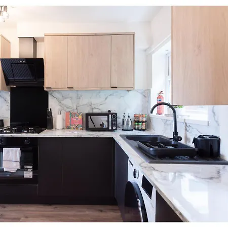 Cozy 3 Bd House, Perfect For Large Group Of 6 Manchester