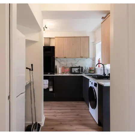 Cozy 3 Bd House, Perfect For Large Group Of 6