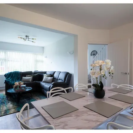 Cozy 3 Bd House, Perfect For Large Group Of 6 Apartman *