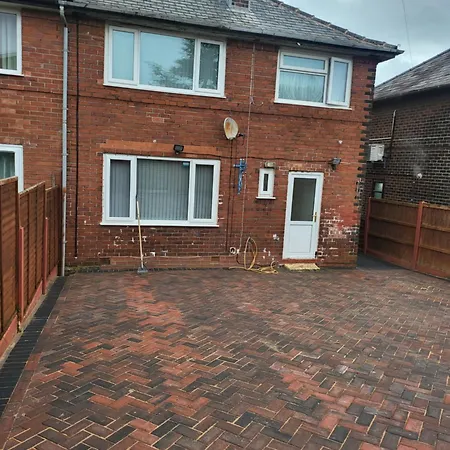 Spacious & Cosy In Apartment Manchester