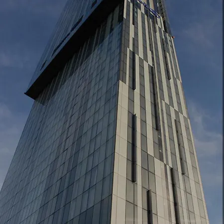 New Getaway - Free Gated Parking With Fob Apartment Manchester
