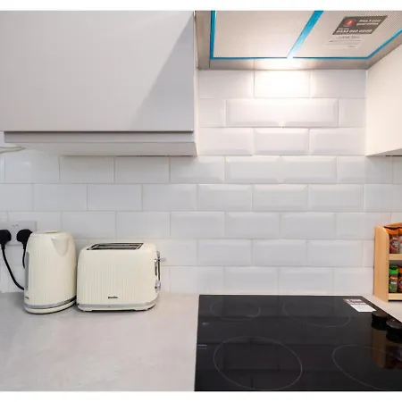 Fresh And Relaxing 1 Bd Flat *