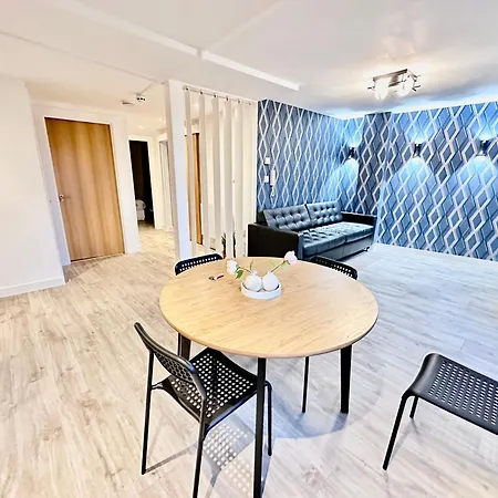 Centre, Floor Apartment, Two Balconies