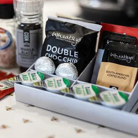 The Heart - Cosy 3 Bedroom House With Double Driveway And Garden In *