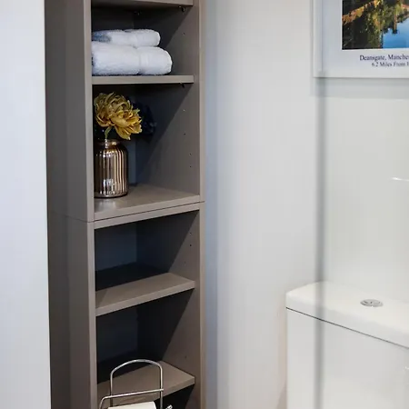 The Heart - Cosy 3 Bedroom House With Double Driveway And Garden In *