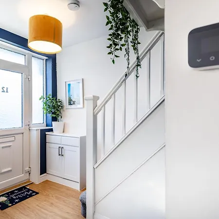 別荘 The Heart - Cosy 3 Bedroom House With Double Driveway And Garden In マンチェスター