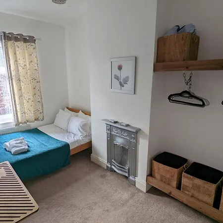 Warm Family 2db House! Hotel Manchester