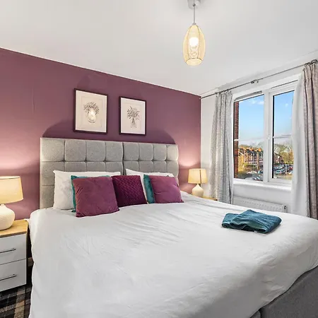 Designer - Great Location! Apartment