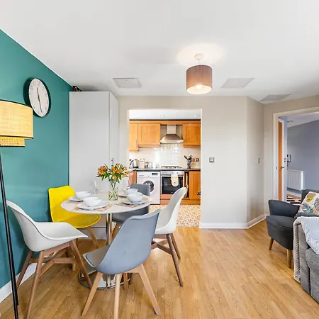 Designer - Great Location!