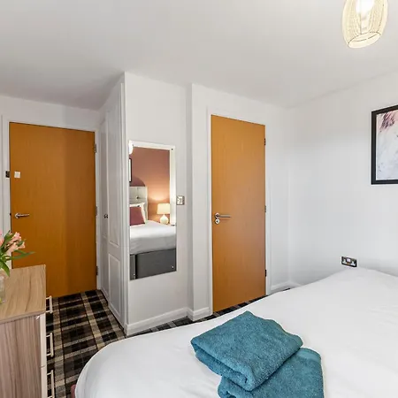 Apartment Designer - Great Location!