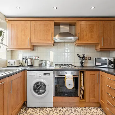 Designer - Great Location! Apartment *