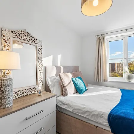 Apartment Designer - Great Location!