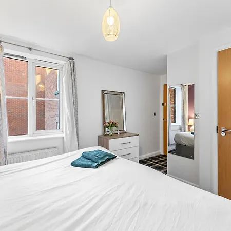 Designer - Great Location!