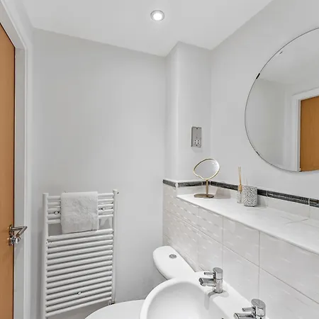 Designer - Great Location! Apartment *