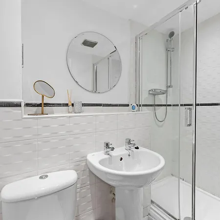Designer - Great Location! * Manchester