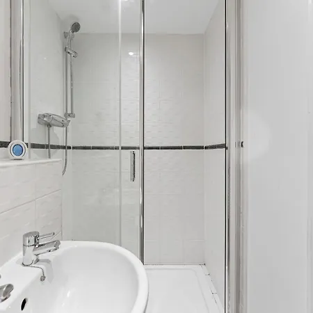 Designer - Great Location! *