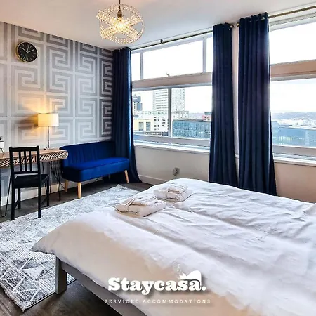 Modern Centre Stunning 18th Floor View Apartment *