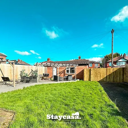 Beautiful Detached - Jacuzzi Bath - Parking * Mánchester