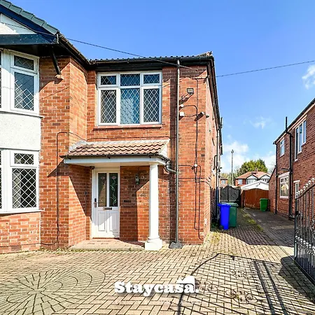 5br Jacuzzi, Garden & Parking *