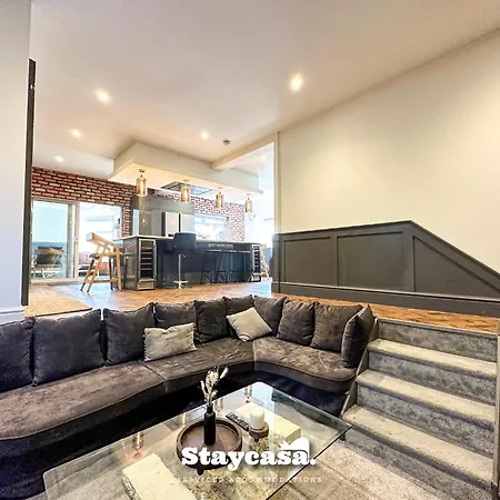 5br Jacuzzi, Garden & Parking *