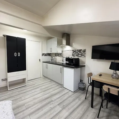 Hills View Apartment *
