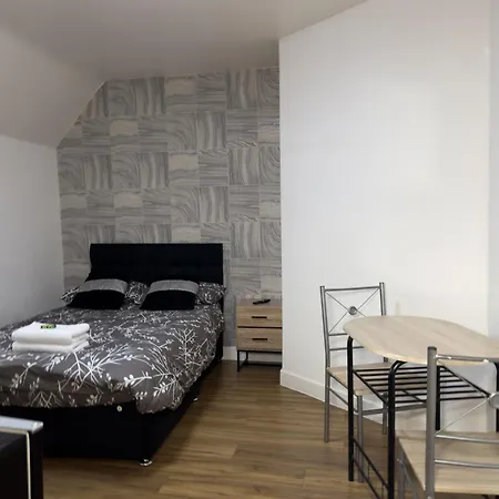 Hills View Apartment Manchester