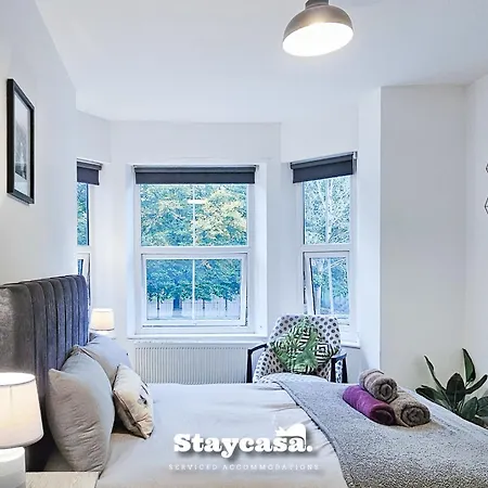 Charming 6-bed Near Alexandra Park - Free Parking Casa vacanze