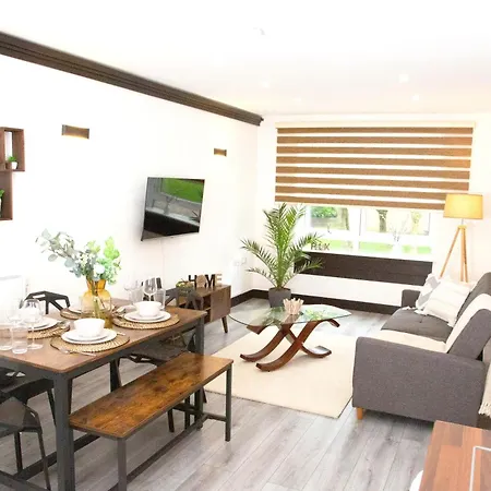 The Cozy Chapter - Spacious Near Centre & Old Trafford * Manchester