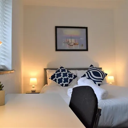 Modern & Central 2bd Flat! - Manchester!
