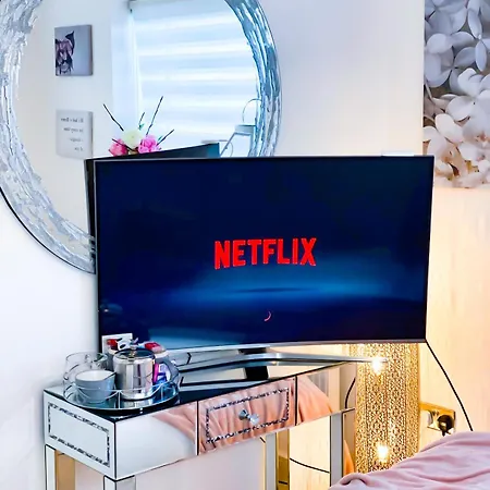 Royal At Coop Live Etihad, Sports Alojamento de Acomodação e Pequeno-almoço 3*