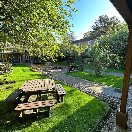 Luther King House Hotell 2*