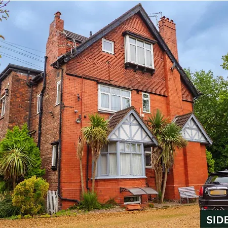 Mulberry House * מנצ'סטר