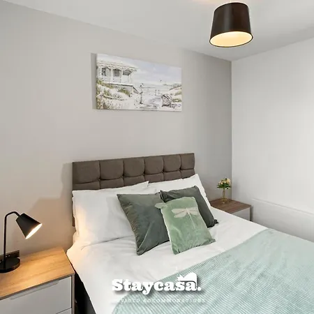 Spectacular Balcony View In Centre Apartment Manchester