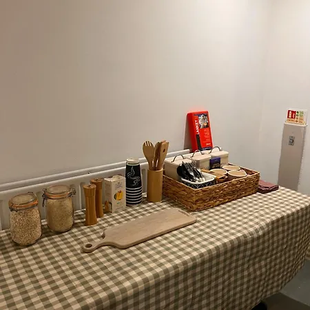 Spacious Basement Studio Apartment Manchester