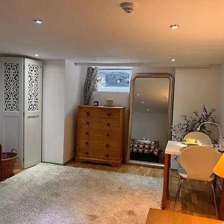 Spacious Basement Studio Manchester