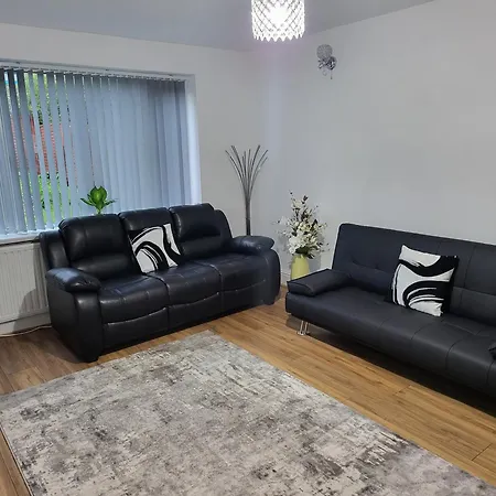 Spacious & Cosy In Apartment
