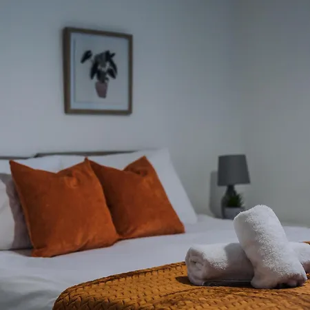 Pass The Keys Salford Haven 3-bed With Garden, Moments From Centre & Media Prázdninový dům Manchester