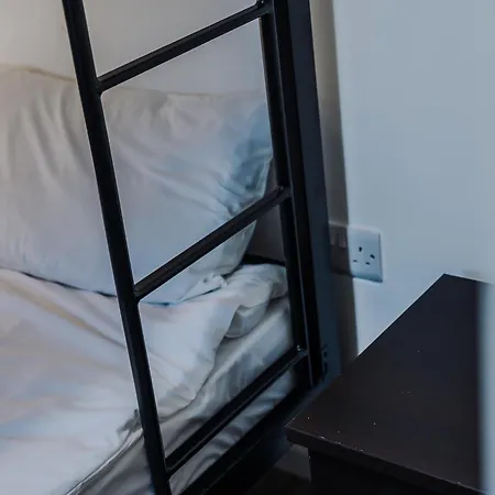 Pass The Keys Salford Haven 3-bed With Garden, Moments From Centre & Media