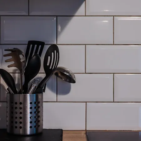 Pass The Keys Salford Haven 3-bed With Garden, Moments From Centre & Media 別荘 *